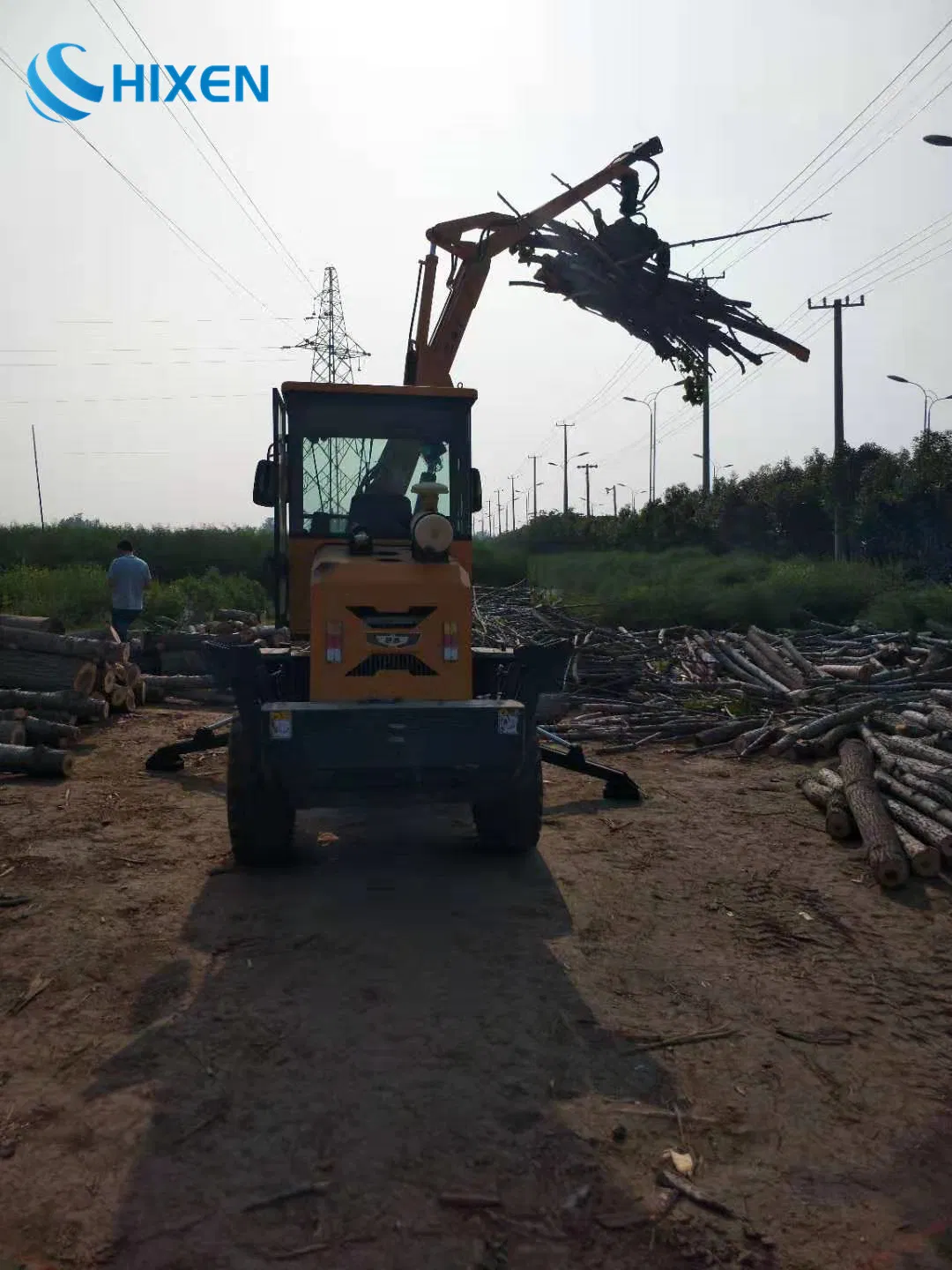 China Factory 3.0 Ton Hydraulic Wheel Excavator with Grapple/Log Grab/Clipping Plier 2021 New